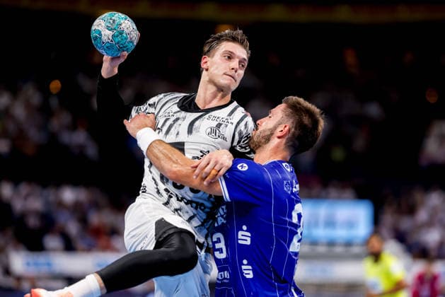 Kiel, 27. August 2026 - Handball, 1. Bundesliga 2026 27, THW Kiel - TBV Lemgo Lippe: Domen Makuc (THW Kiel, 35), Tim Suton (TBV Lemgo Lippe, 23) *** Kiel, August 27, 2026; Handball, 2026-27 Bundesliga 1; THW Kiel vs. TBV Lemgo Lippe; Domen Makuc (THW Kiel), 35; Tim Suton (TBV Lemgo Lippe), 23