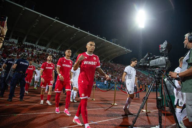 SOCCER - UEFA Europa League - Qualifiers - PFC CSKA vs. OFI Crete FC Photo by IPA ABACAPRESS.COM87841566 - CSKA and OFI players walk out before the Europa League playoff match between PFC CSKA and OFI Crete FC at Vasil Levski National Stadium in Sofia, Bulgaria, on August 27, 2026 Sofia Bulgaria  Copyright: xIPAxSport ABACAx