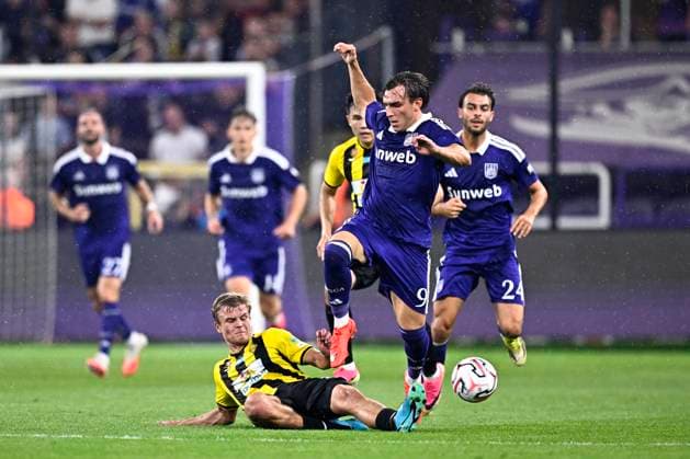 RSC Anderlecht v Kairat Almaty - UEFA Europa League ANDERLECHT, BELGIUM - AUGUST 27 : Cvetkovic Mihajlo forward of RSC Anderlecht in action during the UEFA Europa League 2026 27 play-off round second leg between RSC Anderlecht and Kairat Almaty on August 27, 2026 in Anderlecht, Belgium, 27 08 2026 Anderlecht Belgium  Copyright: xTomasxSiskx