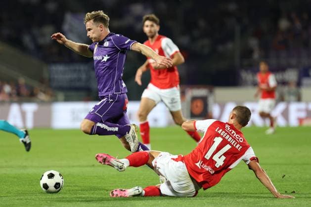 27.August.2026 - SOCCER - 2026 27 UEFA Conference League Play-offs, 2nd Leg, FK Austria Wien vs Sporting Braga Johannes Eggestein (Austria Wien) and Gustaf Lagerbielke (SC Braga) in one-on-one Vienna Franz-Horr-Stadion (Generali-Arena) Vienna Austria Copyright: xYigitxOermex xPsxImagesxYigitxOermex xPsxImagesx