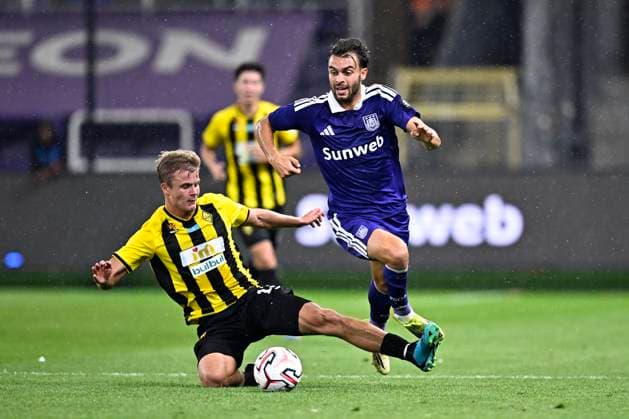 RSC Anderlecht v Kairat Almaty - UEFA Europa League ANDERLECHT, BELGIUM - AUGUST 27 : Llansana Enric midfielder of RSC Anderlecht in action, Oksanen Jaakko Midfielder of Kairat Almaty during the UEFA Europa League 2026 27 play-off round second leg between RSC Anderlecht and Kairat Almaty on August 27, 2026 in Anderlecht, Belgium, 27 08 2026 Anderlecht Belgium  Copyright: xTomasxSiskx