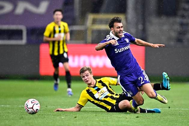RSC Anderlecht v Kairat Almaty - UEFA Europa League ANDERLECHT, BELGIUM - AUGUST 27 : Llansana Enric midfielder of RSC Anderlecht in action, Oksanen Jaakko Midfielder of Kairat Almaty during the UEFA Europa League 2026 27 play-off round second leg between RSC Anderlecht and Kairat Almaty on August 27, 2026 in Anderlecht, Belgium, 27 08 2026 Anderlecht Belgium  Copyright: xTomasxSiskx