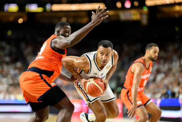 Johannes Thiemann: Germany in Action vs. Nathan Kuta Netherlands Men s Basketball FIBA World Cup Qualifier, Second Round Group K, Germany vs. Netherlands, on August 27, 2026, at the LanxessArena in Cologne, Germany