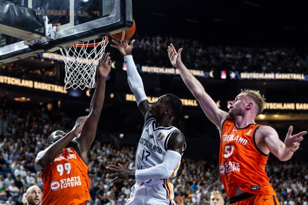 August 27, 2026, GER, FIBA 2027 Basketball World Cup, European Qualifiers, Cologne, Germany vs. Turkey; Dennis Schröder (Germany), No. 17, in a one-on-one matchup against Rienk Mast (Netherlands), No. 51; Cologne, LANXESS Arena, North Rhine-Westphalia, Germany