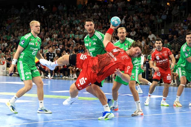 27.08.2026, GER Deutschland, Handball, 1.Bundesliga, 27.08.2026, Saison 2026 2027, Berlin, Fuechse Berlin vs Melsungen Mijajlo Marsenic ( Fuechse Berlin 93 ), Max Darj ( Fuechse Berlin 5 ), Matthes Langhoff ( Fuechse Berlin 25 ), Ben Beekmann ( MT Melsungen 14 ) Berlin Max-Schmeling-Halle Berlin Deutschland *** August 27, 2026, GER Germany, Handball, 1st Bundesliga, August 27, 2026, 2026–2027 season, Berlin, Fuechse Berlin vs. Melsungen Mijajlo Marsenic Fuechse Berlin 93, Max Darj Fuechse Berlin 5, Matthes Langhoff Fuechse Berlin 25, Ben Beekmann MT Melsungen 14 Berlin Max Schmeling Hall Berlin Germany Copyright: xNordphotox xEnglerx