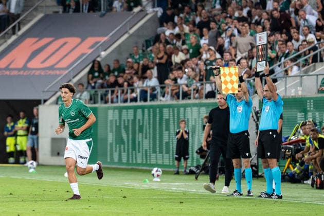 Soccer, UEFA Conference League Qualifier: FC St. Gallen 1879 vs. FC Nordsjaelland, Thursday, August 27, 2026, Berit Sitter Stadium, St. Gallen, Switzerland. Leon Frokaj (20) comes on for Andrin Hunziker (9), FC St. Gallen Copyright: xValentinxDomgjonix