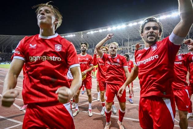 BAKU - FC Twente players celebrate the victory after the UEFA Conference League play-off match between Qarabag FK and FC Twente at the Tofiq Bahramov Republican Stadium on August 27, 2026, in Baku, Azerbaijan. ROMAN ISMAILOV ANP xVIxANPxSportx xxANPxIVx 566388849 originalFilename: 566388849.jpg