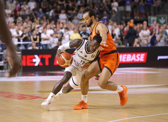 International match: Germany vs. the Netherlands at the Koelnarena, World Cup qualifier, international match, World Cup preparation. Here is Dennis Schröder (Schroeder)