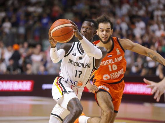 International match: Germany vs. the Netherlands at the Koelnarena, World Cup qualifier, international match, World Cup preparation. Here is Dennis Schröder (Schroeder)