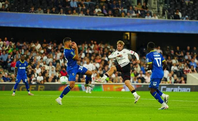 Emile Smith Rowe of Fulham goes close Fulham v AFC Wimbledon, EFL Carabao Cup, Second Round, Football, Craven Cottage, London, UK - 27 Aug 2026London Craven Cottage United Kingdom EDITORIAL USE ONLY No use with unauthorised audio, video, data, fixture lists, club league logos or live services. Online in-match use limited to 120 images, no video emulation. No use in betting, games or single club league player publications.  Copyright: xJavierxGarcia Shutterstockx 17118946ak