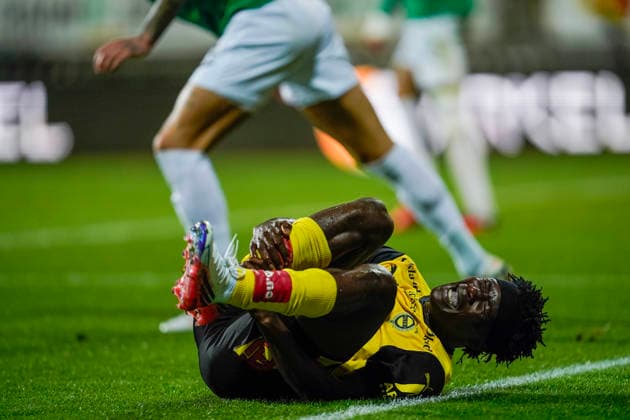 Europa League Qualifiers 2026 Lillestrøm Egantia Lillestrøm 20260827 Seun Akanji down with an injury during the Europa League playoff soccer match between Lillestrøm and Egantia at Arasen Stadium. Photo: Erik Flaaris Johansen, NTB, Lillestrøm, Norway EDITORIAL USE ONLY; RESTRICTED USE FOR BETTING COMPANIES  Copyright: xErikxFlaarisxJohansenx xNTBx