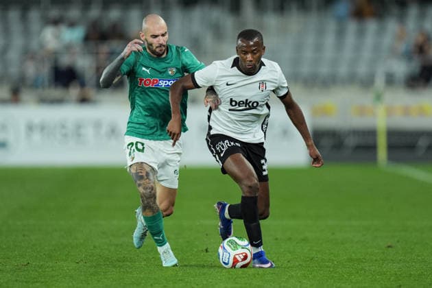 Kauno Zalgiris v Besiktas - UEFA Europa League KAUNAS, LITHUANIA - AUGUST 27: Anthony Kalik (L) of Kauno Zalgiris in action against Tiago Djalo (R) of Besiktas during the UEFA Europa League play-off second-leg match between Kauno Zalgiris and Besiktas at Dariaus ir Gireno Stadium in Kaunas, Lithuania on August 27, 2026. Cemal Yurttas Anadolu Kaunas Lithuania. Editorial use only. Please get in touch for any other usage.  Copyright: x2026xAnadoluxCemalxYurttasx