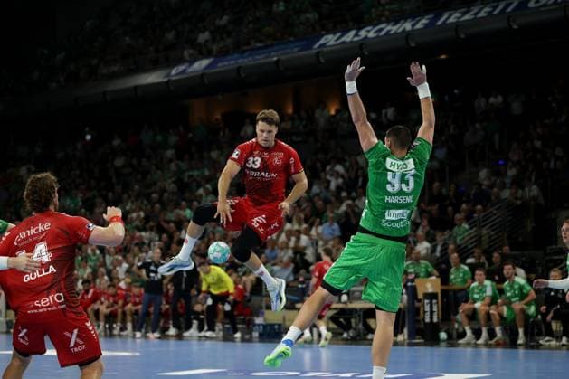 Handball, 1st Handball Bundesliga, Füchse Berlin vs. MT Melsungen, August 27, 2026, Max Schmeling Halle, Berlin, Shot on Goal 33, Aaron Mensing Handball, 1st Handball Bundesliga, Füchse Berlin vs. MT Melsungen, August 27, 2026, Max Schmeling Halle, Berlin, Shot on Goal 33, Aaron Mensing Copyright: xBEAUTIFULxSPORTS E.Schneiderx