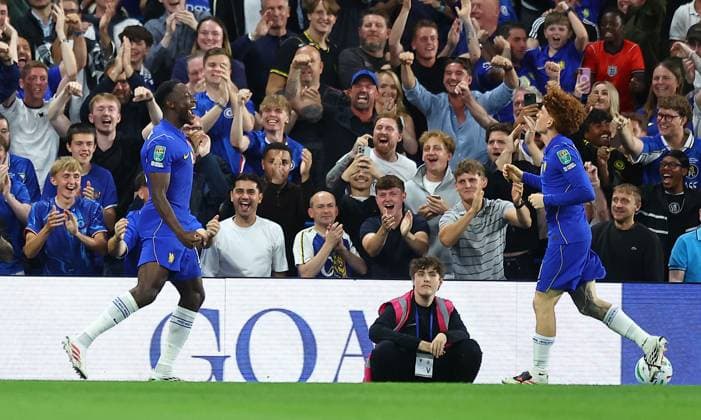 Danny Welbeck of Chelsea celebrates scoring the opening goal Chelsea v Luton Town, EFL Carabao Cup, Second Round, Football, Stamford Bridge, London, UK - 27 Aug 2026London Stamford Bridge United Kingdom EDITORIAL USE ONLY No use with unauthorised audio, video, data, fixture lists, club league logos or live services. Online in-match use limited to 120 images, no video emulation. No use in betting, games or single club league player publications.  Copyright: xMichaelxZemanek Shutterstockx 17118945al