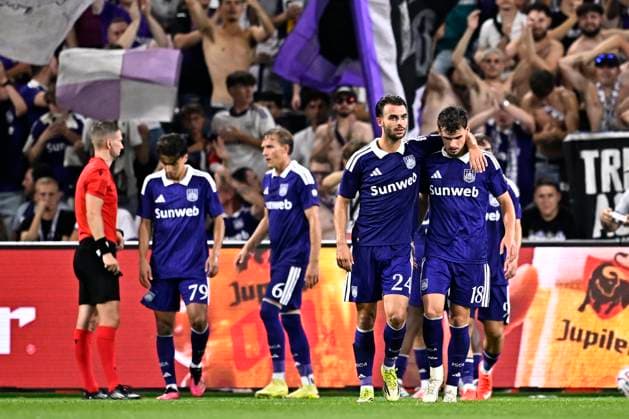 RSC Anderlecht v Kairat Almaty - UEFA Europa League ANDERLECHT, BELGIUM - AUGUST 27 : Ambros Lukas midfielder of RSC Anderlecht and Llansana Enric midfielder of RSC Anderlecht celebrating scoring a goal from Sikan Danylo forward of RSC Anderlecht during the UEFA Europa League 2026 27 play-off round second leg between RSC Anderlecht and Kairat Almaty on August 27, 2026 in Anderlecht, Belgium, 27 08 2026 Anderlecht Belgium  Copyright: xTomasxSiskx