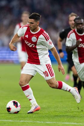2026-08-27 UEFA Conference League: AFC Ajax v FC Sion AMSTERDAM, NETHERLANDS - AUGUST 27: Oscar Gloukh of AFC Ajax during the UEFA Conference League match between AFC Ajax and FC Sion at Johan Cruijff Arena on August 27, 2026 in Amsterdam, Netherlands. Amsterdam Johan Cruijff Arena Netherlands Content not available for redistribution in The Netherlands directly or indirectly through any third parties. Copyright: xMarcelxvanxPlateringenx