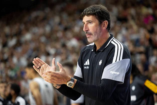 German national team coach Alex MUMBRU (GER) claps for his team; gesture, clapping, joy, still image, basketball international match, World Cup qualifier, Germany (GER) vs. Netherlands (NED), final score 99–83, FIBA Basketball World Cup European Qualifiers, 2nd Round, Group K, on August 27, 2026, at the Lanxess Arena in Cologne