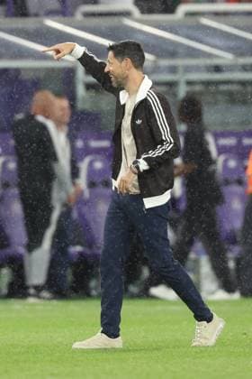 Anderlecht s head coach Vitor Bruno pictured during a soccer game between Belgian soccer team RSC Anderlecht and Kazakh Kairat Almaty, Thursday 27 August 2026 in Brussels, in on the return leg of the play-off round for the UEFA Europa League phase. VIRGINIExLEFOUR  x0865074354stx