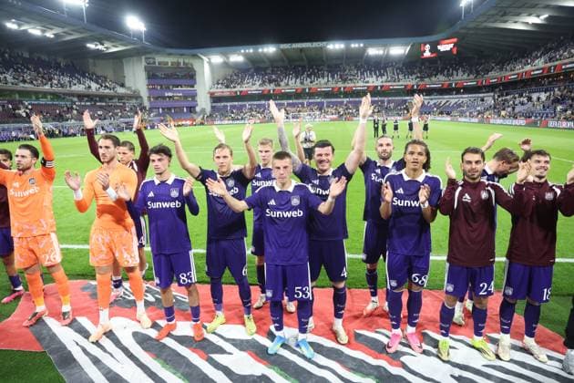 Anderlecht s players pictured after winning a soccer game between Belgian soccer team RSC Anderlecht and Kazakh Kairat Almaty, Thursday 27 August 2026 in Brussels, in on the return leg of the play-off round for the UEFA Europa League phase. VIRGINIExLEFOUR  x0865075111stx