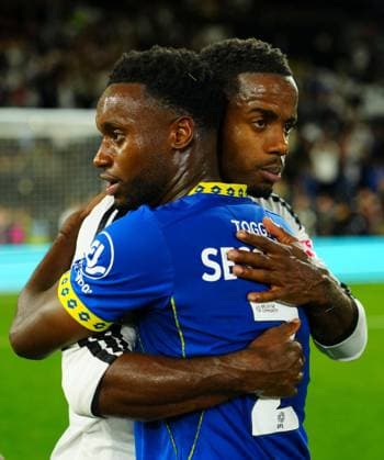 Steven Sessegnon of AFC Wimbledon and Ryan Sessegnon of Fulham hug at full time Fulham v AFC Wimbledon, EFL Carabao Cup, Second Round, Football, Craven Cottage, London, UK - 27 Aug 2026London Craven Cottage United Kingdom EDITORIAL USE ONLY No use with unauthorised audio, video, data, fixture lists, club league logos or live services. Online in-match use limited to 120 images, no video emulation. No use in betting, games or single club league player publications.  Copyright: xJavierxGarcia Shutterstockx 17118946bd