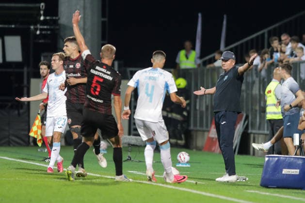 HNK Rijeka v Midtjylland - UEFA Conference League 2026 27 Play Off Round Second Leg RIJEKA, CROATIA - AUGUST 27: Head coach of HNK Rijeka Matjaz Kek reacts during the UEFA Conference League 2026 27 Play Off Round Second Leg match between HNK Rijeka and FC Midtjylland at Stadion HNK Rijeka on August 27, 2026 in Rijeka, Croatia.  GoranxKovacic PIXSELL