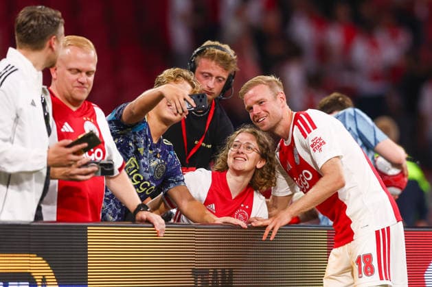 AMSTERDAM, NETHERLANDS - AUGUST 27: Davy Klaassen of Ajax during the UEFA Conference League match between Ajax and FC Sion at Johan Cruijff Arena on August 27, 2026 in Amsterdam, Netherlands.  Copyright: xMTB MBxMediax