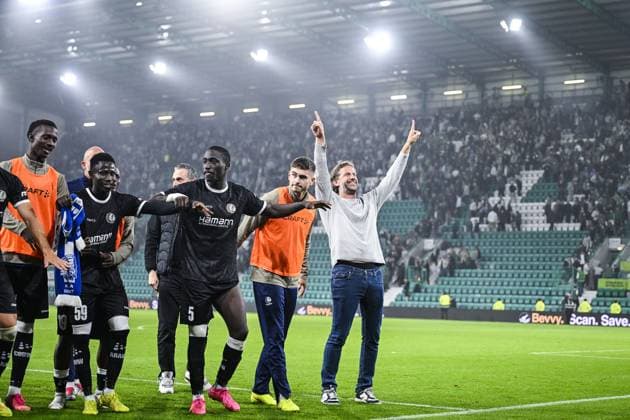 Gent s head coach Rik De Mil celebrates after winning a soccer game between Scottish team Hibernian FC and Belgian soccer team KAA Gent, Thursday 27 August 2026 in Edinburgh, on the return leg of the play-off round for the UEFA Conference League league phase. TOMxGOYVAERT  x184518496x