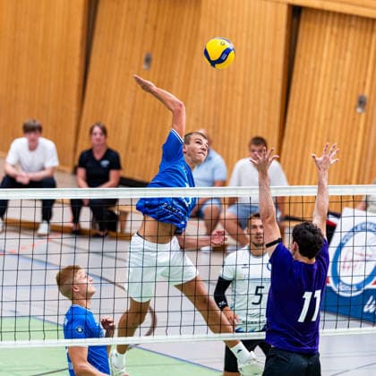 August 27, 2026, GER, Volleyball, Men, Season 26–27, 2nd Division South vs. 1st Division, Exhibition Match, Blue Volleys Gotha vs. Cerebricks Volley Goats Mitteldeutschland, Hannes Krausse (Blue Volleys Gotha), 4, Nick Breitenbach (Cerebricks Volley Goats Mitteldeutschland), 99867 Gotha, Ernesti Sports Complex, Thuringia, Germany