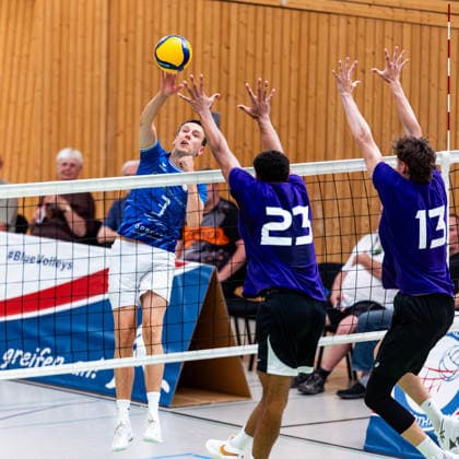 August 27, 2026, GER, Volleyball, Men, Season 26–27, 2nd Division South vs. 1st Division, Exhibition Match, Blue Volleys Gotha vs. Cerebricks Volley Goats Central Germany, Christoph Assmann (Blue Volleys Gotha), 3, Rico Wardlow (Cerebricks Volley Goats Central Germany), Neo Laumann, Cerebricks Volley Goats Central Germany, 99867 Gotha Sports Hall, Ernesti Sports Complex, Thuringia, Germany