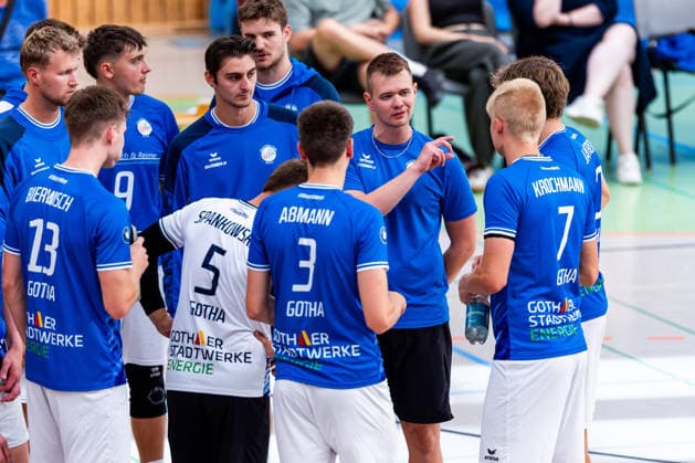 August 27, 2026, GER, Volleyball, Men, Season 26–27, 2nd Division South vs. 1st Division, Exhibition Match, Blue Volleys Gotha vs. Cerebricks Volley Goats Mitteldeutschland, Robert Werner (Blue Volleys Gotha, Coach) with his team, 99867 Gotha, Ernesti Sports Complex, Thuringia, Germany