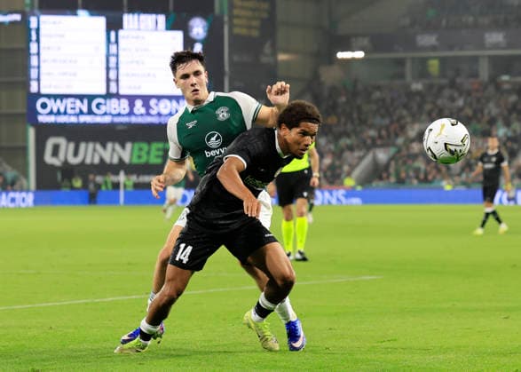 Hibernian v K.A.A. Gent UEFA Europa Conference League Kyrell Wilson of K.A.A. Gent shields the ball from Adam Mayor of Hibernian during the UEFA Europa Conference League Play-Off Second Leg match at Easter Road, Edinburgh 27 08 2026 UK Newspapers OUT Copyright: xFredxPalmerx FIL-23844-0115