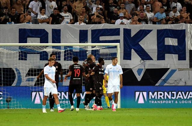 Rijeka, Croatia, 270826. Rujevica Stadium. Midtjylland team scores at the return match of the UEFA Conference League play-off, Rijeka - Midtjylland. Foto: Damir Skomrlj CROPIX Hrvatska Copyright: xxDamirxSkomrljx xCROPIXx rijeka_midtjylland28-270826
