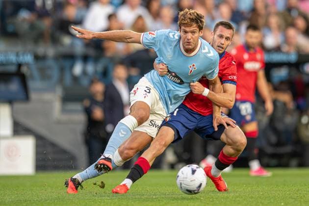 ESP RC Celta vs. CA Osasuna LaLiga EA Sports: Marcos Alonso of RC Celta and Jon Bautista Dubasin of CA Osasuna battle for the ball during the LaLiga EA Sports match between RC Celta and CA Osasuna on August 27, 2026, played at ABANCA Balaidos Stadium in Spain Copyright: xLuisxLorenzox
