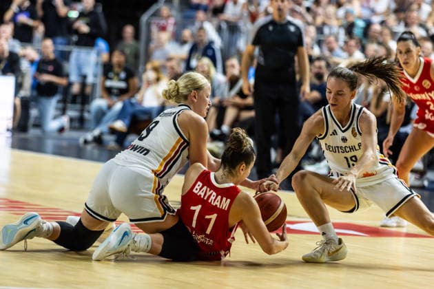 August 27, 2026, GER, Friendly Match, 2026 FIBA Women’s Basketball World Cup, Cologne, Germany vs. Turkey; Elif Bayram (Turkey), 11, Emma Eichmayer (Germany), 9, Britta Daub (Germany), 19, battling for the ball at the LANXESS arena in Cologne, North Rhine-Westphalia, Germany