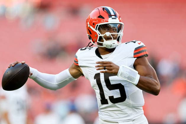 CLEVELAND, OH - AUGUST 27: Cleveland Browns quarterback Taylen Green (15) on the field prior to the National Football League preseason game between the New England Patriots and Cleveland Browns on August 27, 2026, at Huntington Bank Field in Cleveland, OH. (Photo by Frank Jansky Icon Sportswire) NFL, American Football Herren, USA AUG 27 Patriots at Browns EDITORIAL USE ONLY Icon260827002