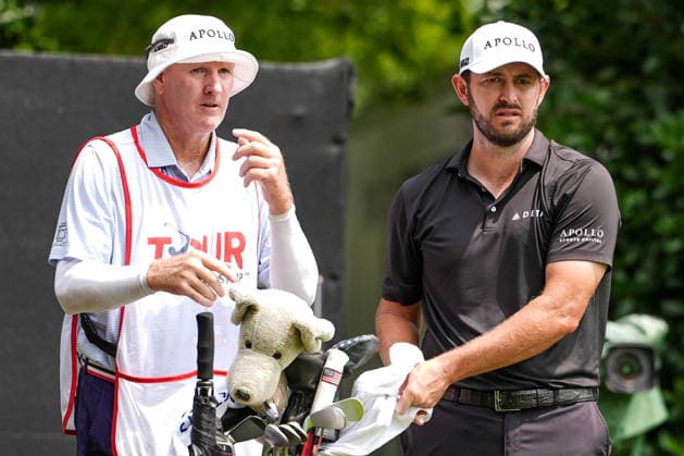 August 27, 2026, Atlanta, Georgia, USA: Patrick Cantlay (USA) (R) and caddie Joe LaCava wait on the 12th tee during the first round of the 2026 TOUR Championship at East Lake Golf Club. PGA, Golf Herren 2026: TOUR Championship - Round 1  - ZUMAw109 20260827_fap_w109_004 Copyright: xDebbyxWongx