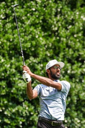August 27, 2026, Atlanta, Georgia, USA: Akshay Bhatia (USA) tees off the 12th hole during the first round of the 2026 TOUR Championship at East Lake Golf Club. PGA, Golf Herren 2026: TOUR Championship - Round 1  - ZUMAw109 20260827_fap_w109_036 Copyright: xDebbyxWongx