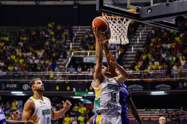 Brasil x República Dominicana BRASiLIA, DF - 27.08.2026: BRASIL X REPuBLICA DOMINICANA - Match between Brazil and the Dominican Republic, valid for the FIBA World Cup 2027 qualifiers, held at the Nilson Nelson Gymnasium in Brasilia. (Photo: Joao Pedro Carvalho Fotoarena) x3005747x  JoaoxPedroxCarvalho