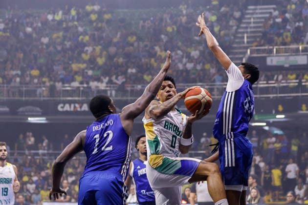 Brasil x República Dominicana BRASiLIA, DF - 27.08.2026: BRASIL X REPuBLICA DOMINICANA - Match between Brazil and the Dominican Republic, valid for the FIBA World Cup 2027 qualifiers, held at the Nilson Nelson Gymnasium in Brasilia. (Photo: Joao Pedro Carvalho Fotoarena) x3005750x  JoaoxPedroxCarvalho