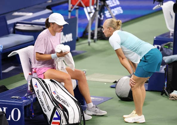 August 27, 2026, New York City, New York, USA: IGA SWIATEK and DARIA ABRAMOWICZ of Poland during practise session before US Open. New York, USA. New York City USA - ZUMAc278 20260827_zsp_c278_010 Copyright: xMarcinxCholewinskix