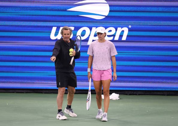 August 27, 2026, New York City, New York, USA: IGA SWIATEK of Poland and FRANCISCO ROIG of Spain during practise session before US Open. New York, USA. Tennis: US Open - Iga Swiatek And Francisco Roig  - ZUMAc278 20260827_zsp_c278_002 Copyright: xMarcinxCholewinskix