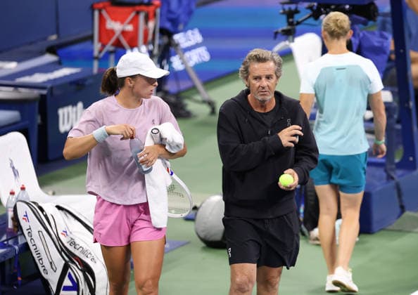 August 27, 2026, New York City, New York, USA: FRANCISCO ROIG of Spain, IGA SWIATEK and DARIA ABRAMOWICZ of Poland during practise session before US Open. New York, USA. New York City USA - ZUMAc278 20260827_zsp_c278_012 Copyright: xMarcinxCholewinskix