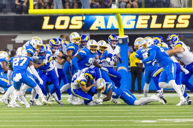 August 27, 2026, Inglewood, California, USA: Los Angeles Rams Running Back Dean Connors (33) ius brought down by Los Angeles Chargers Cornerback Rodney Shelley (24) during an NFL, American Football Herren, USA football preseason game, in Inglewood, Calif. on Thursday August 27, 2026. NHL, Eishockey Herren, USA 2026: LA Chargers Vs LA Rams  - ZUMAc68_ 20260827_zaf_c68_010 Copyright: xRingoxChiux