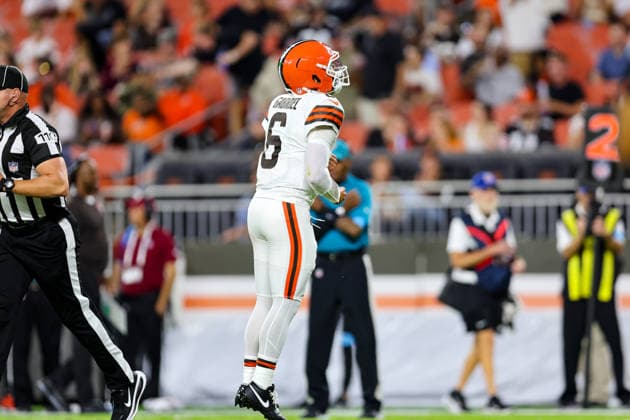 CLEVELAND, OH - AUGUST 27: Cleveland Browns quarterback Dillon Gabriel (6) reacts after throwing a touchdown pass during the first quarter of the National Football League preseason game between the New England Patriots and Cleveland Browns on August 27, 2026, at Huntington Bank Field in Cleveland, OH. (Photo by Frank Jansky Icon Sportswire) NFL, American Football Herren, USA AUG 27 Patriots at Browns EDITORIAL USE ONLY Icon260827015