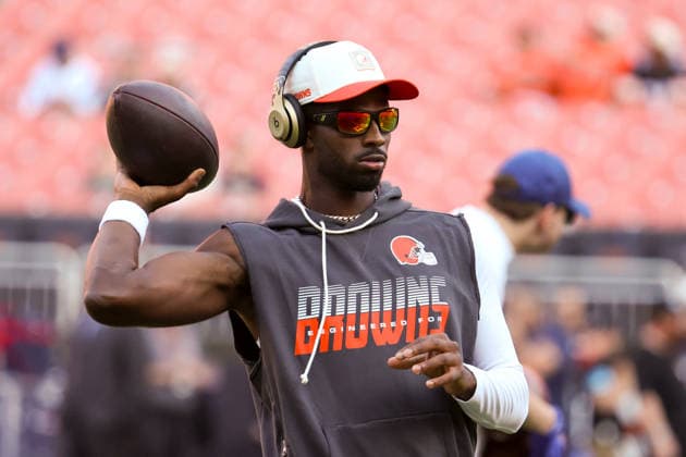 CLEVELAND, OH - AUGUST 27: Cleveland Browns quarterback Shedeur Sanders (2) on the field prior to the National Football League preseason game between the New England Patriots and Cleveland Browns on August 27, 2026, at Huntington Bank Field in Cleveland, OH. (Photo by Frank Jansky Icon Sportswire) NFL, American Football Herren, USA AUG 27 Patriots at Browns EDITORIAL USE ONLY Icon260827038