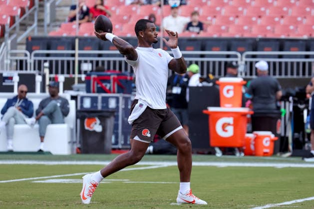CLEVELAND, OH - AUGUST 27: Cleveland Browns quarterback Deshaun Watson (4) on the field prior to the National Football League preseason game between the New England Patriots and Cleveland Browns on August 27, 2026, at Huntington Bank Field in Cleveland, OH. (Photo by Frank Jansky Icon Sportswire) NFL, American Football Herren, USA AUG 27 Patriots at Browns EDITORIAL USE ONLY Icon260827039