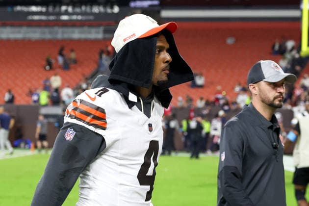 CLEVELAND, OH - AUGUST 27: Cleveland Browns quarterback Deshaun Watson (4) leaves the field following the National Football League preseason game between the New England Patriots and Cleveland Browns on August 27, 2026, at Huntington Bank Field in Cleveland, OH. (Photo by Frank Jansky Icon Sportswire) NFL, American Football Herren, USA AUG 27 Patriots at Browns EDITORIAL USE ONLY Icon260827049