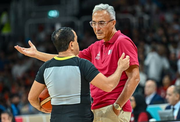 Qatar v China - FIBA Basketball World Cup 2027 Asian Qualifiers Demir Hakan, Head Coach of Qatar reacts during the second-round match between China and Qatar in the FIBA Basketball World Cup Asian Qualifiers at Al Janoub Stadium in Al Wakrah, Qatar, August 27, 2026. DOHA Qatar Copyright: xNOUSHADx