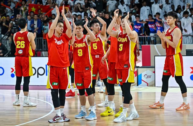 Qatar v China - FIBA Basketball World Cup 2027 Asian Qualifiers Players of China celebrate after winning the second-round match between China and Qatar in the FIBA Basketball World Cup Asian Qualifiers at Al Janoub Stadium in Al Wakrah, Qatar, August 27, 2026. DOHA Qatar Copyright: xNOUSHADx