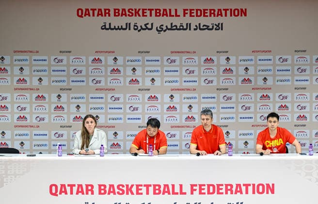 Qatar v China - FIBA Basketball World Cup 2027 Asian Qualifiers Guo Shiqiang, (L) head coach of China and player Zhao Jiwei (R) speaks during a post-match press conference, PK, Pressekonferenz after the second-round match between China and Qatar in the FIBA Basketball World Cup Asian Qualifiers at Al Janoub Stadium in Al Wakrah, Qatar, August 27, 2026. DOHA Qatar Copyright: xNOUSHADx